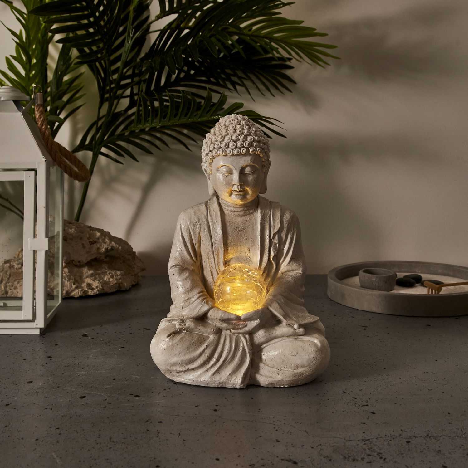 Buddha H26,5 cm met solar lamp 